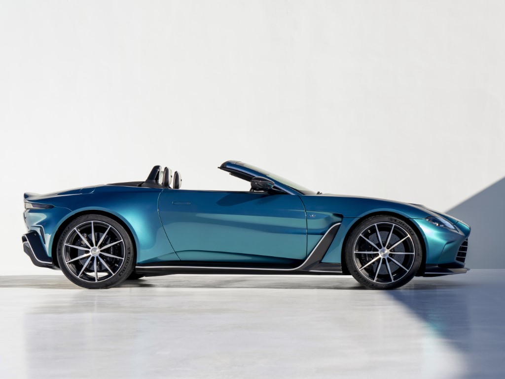 Aston Martin Vantage V12 Roadster (Automatic)